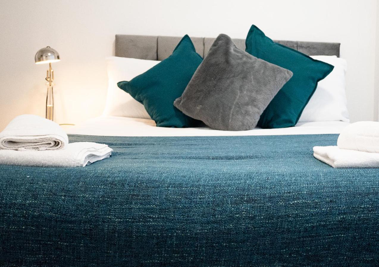 Elmo River Studios - 6 En-Suites In Wallasey - Easy Parking - Short And Long Stays Welcome 외부 사진