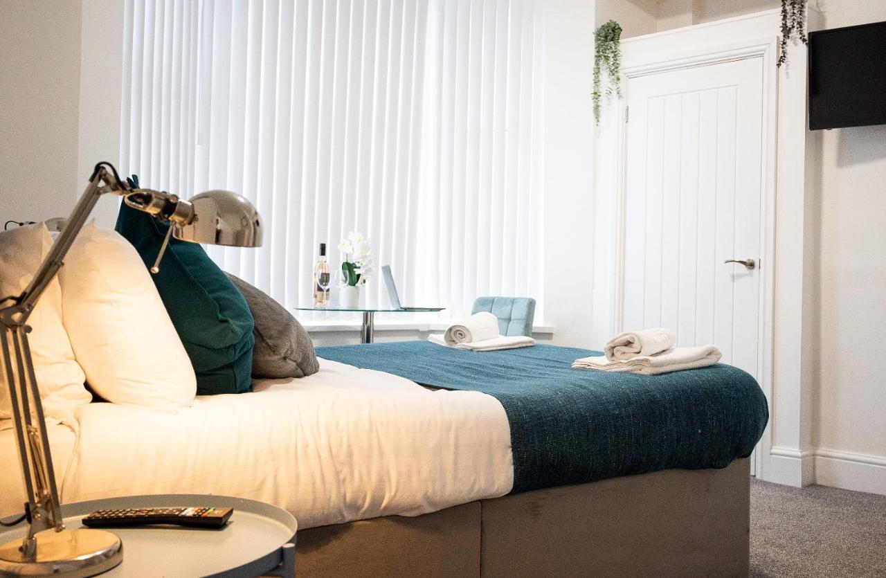 Elmo River Studios - 6 En-Suites In Wallasey - Easy Parking - Short And Long Stays Welcome 외부 사진